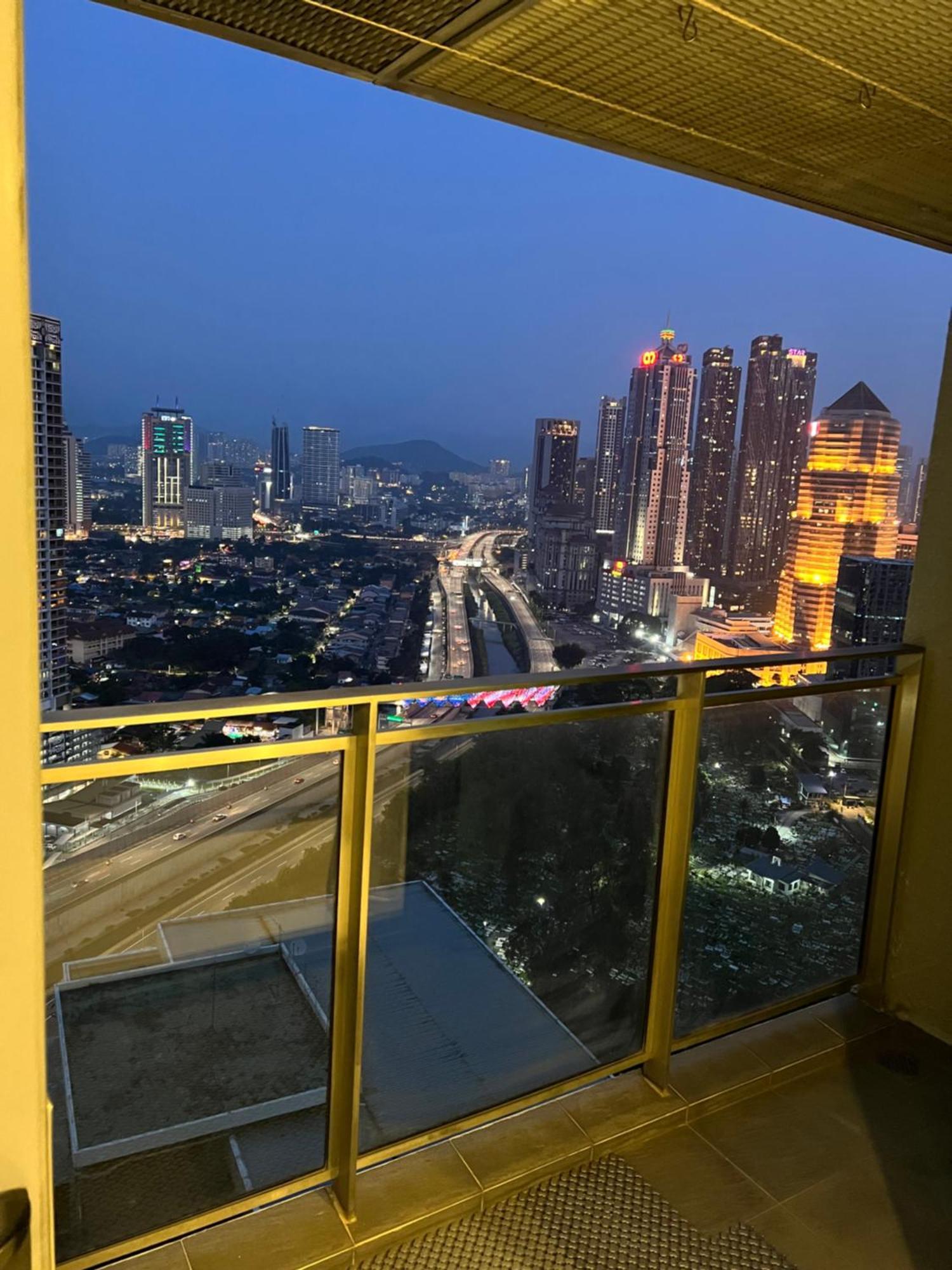 Summer Suites Klcc By Whollmark Kuala Lumpur Exteriör bild