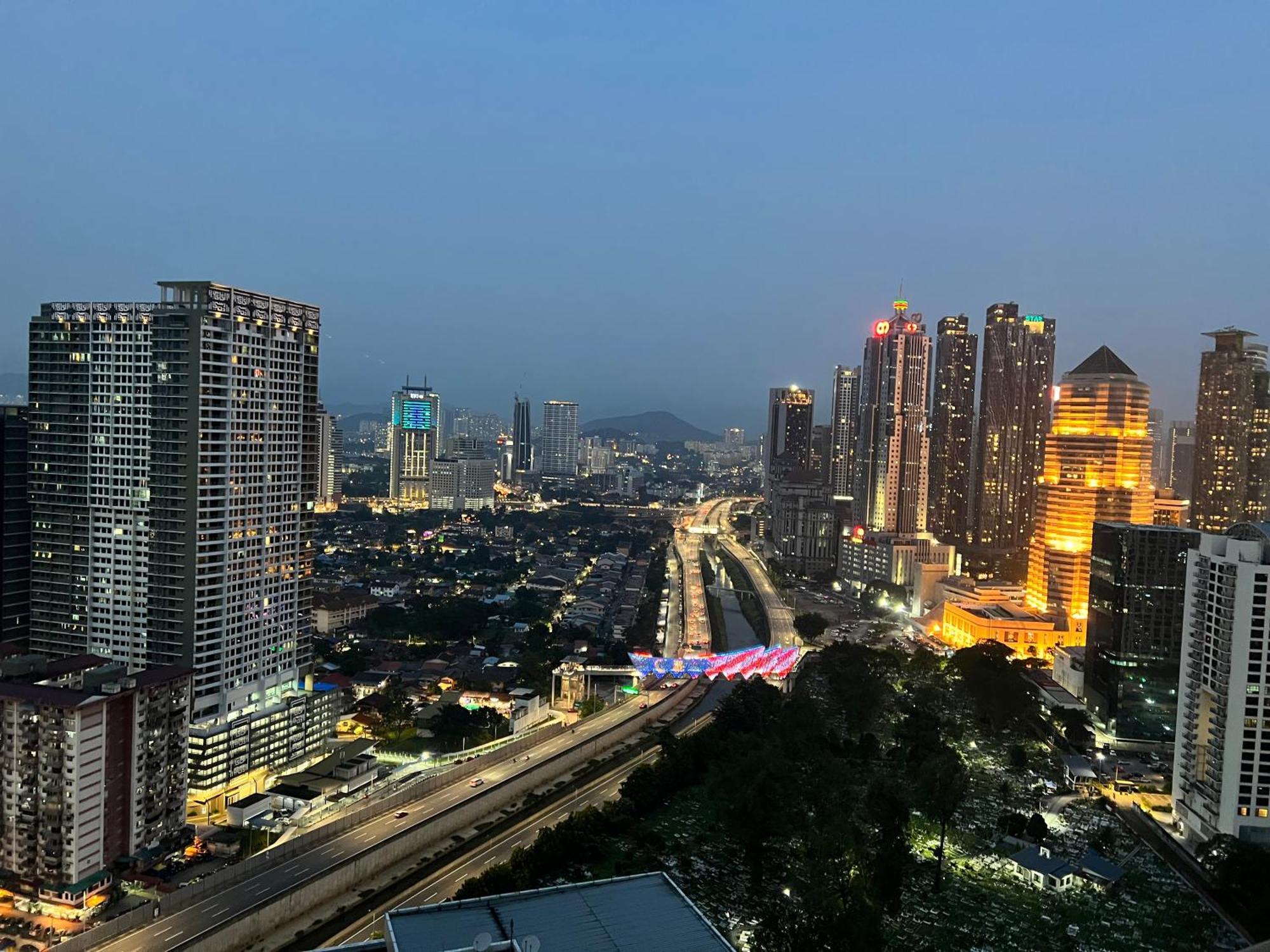 Summer Suites Klcc By Whollmark Kuala Lumpur Exteriör bild