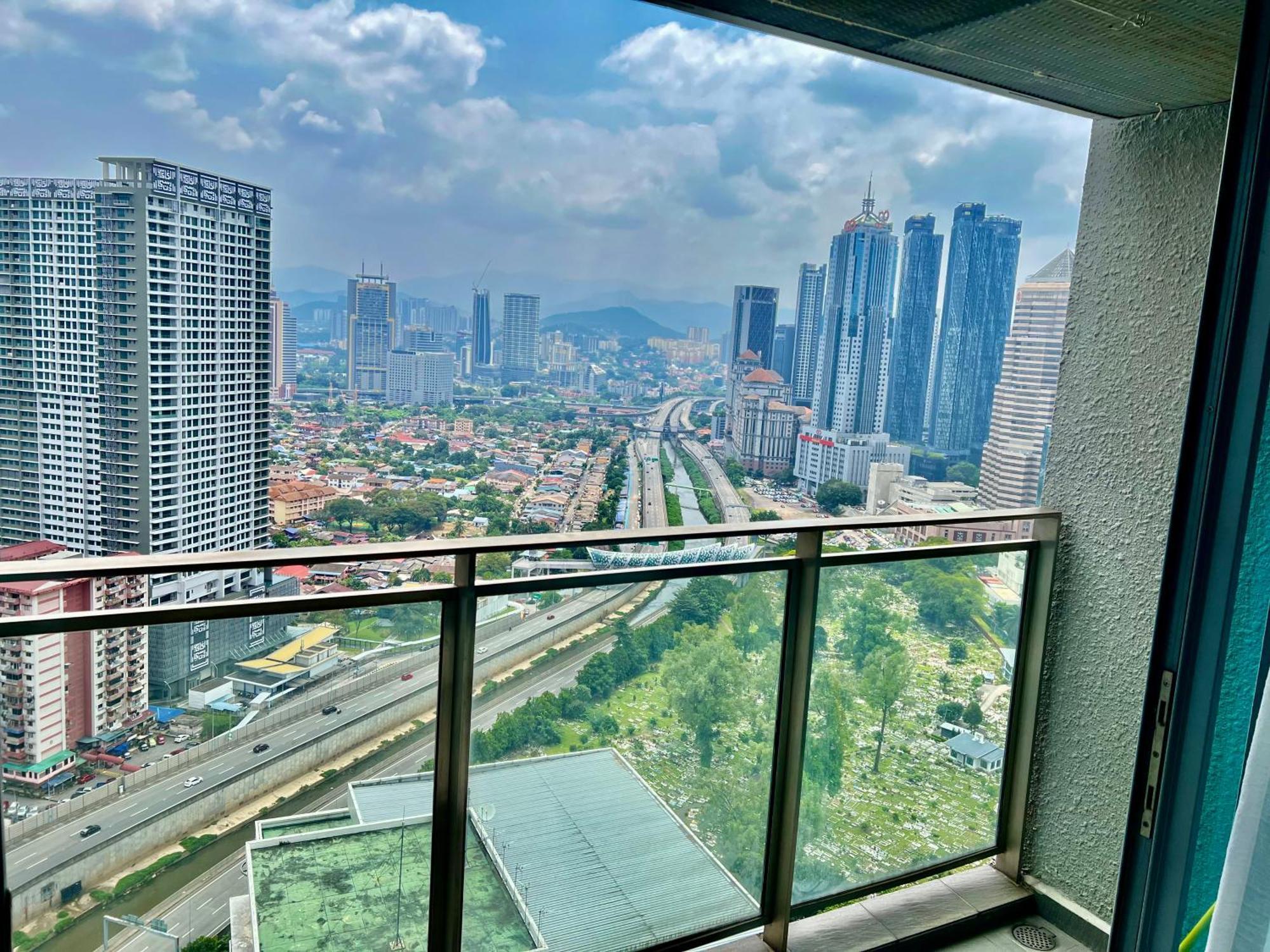 Summer Suites Klcc By Whollmark Kuala Lumpur Exteriör bild