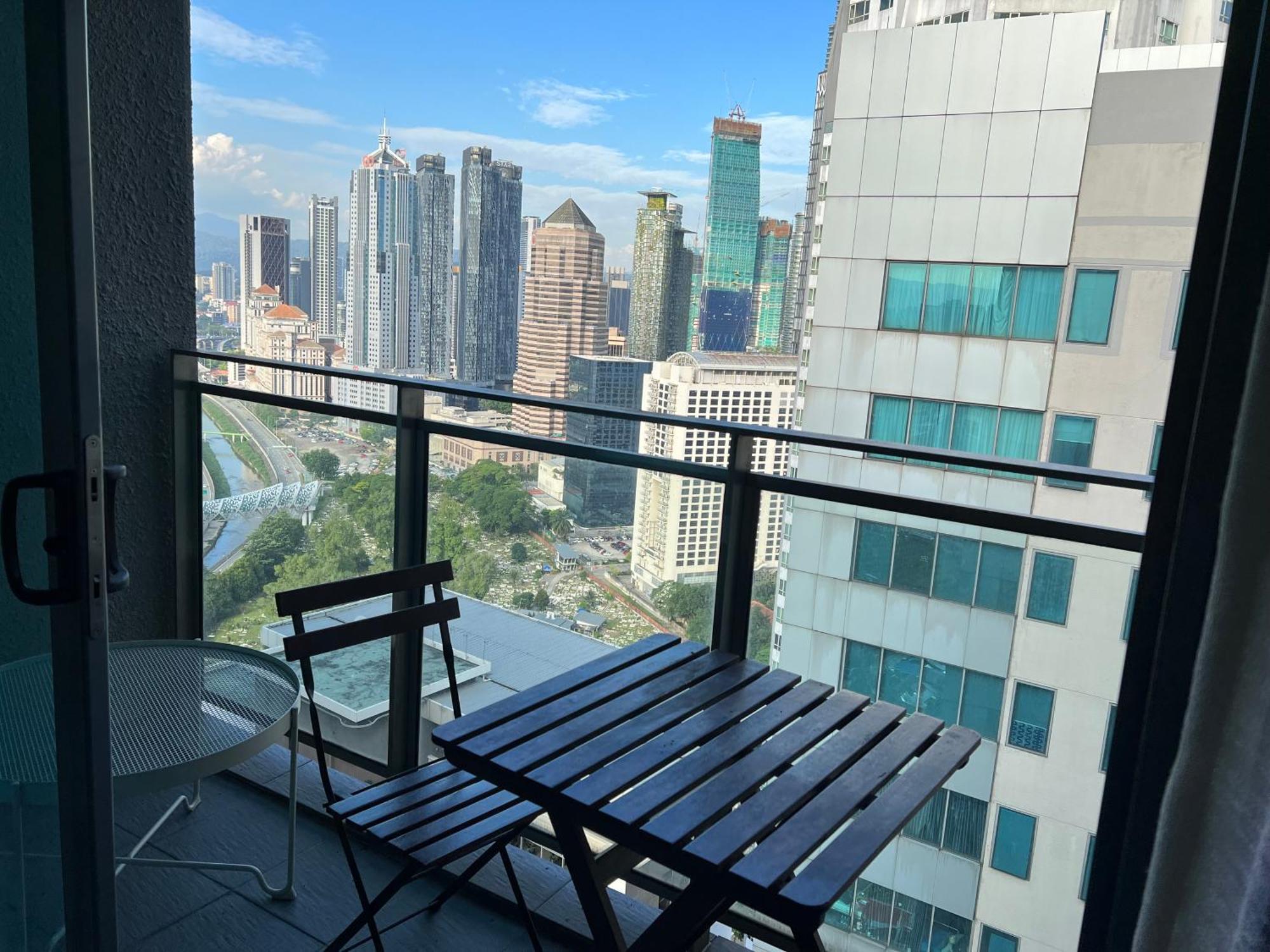 Summer Suites Klcc By Whollmark Kuala Lumpur Exteriör bild